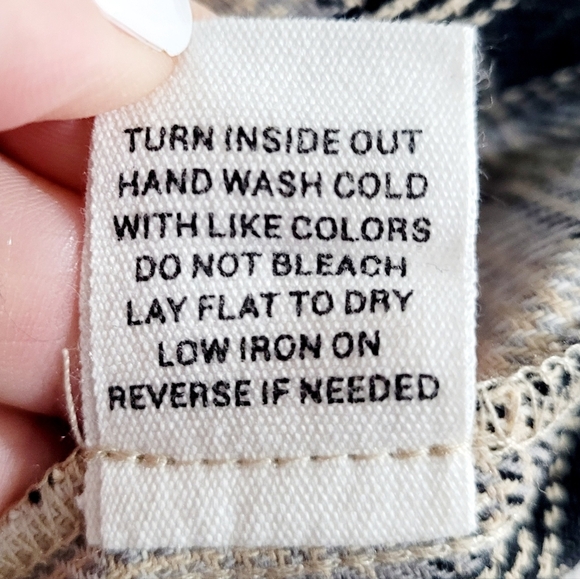 E & M Women’s Plaid Button-Down Shacket – 100% Cotton – Size Small - Picture 13 of 13